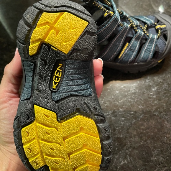 Amazon.com | KEEN Unisex-Child Seacamp CNX 3 Durable Quick  Toddler Keen Sandals- Almost NEW
